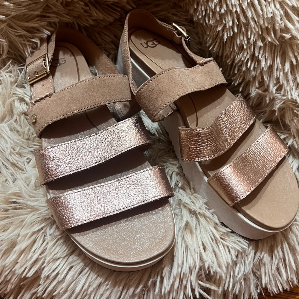 Ugg Braelynn Platform Leather Sandals